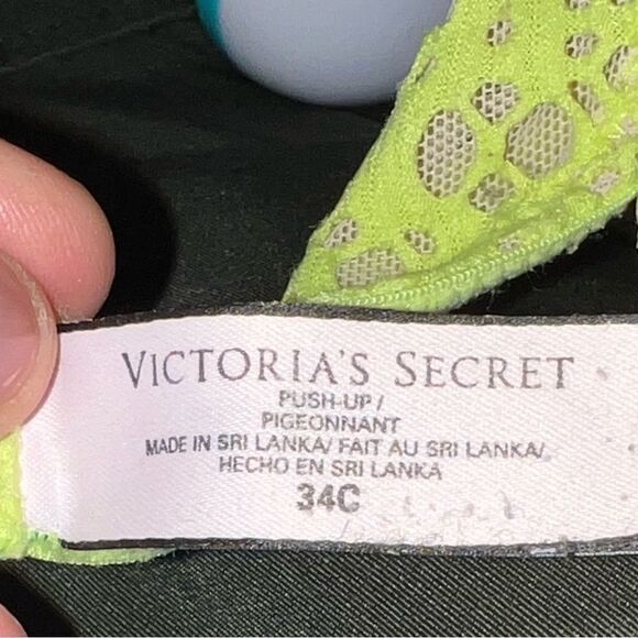 Victoria’s Secret Push Up Bra 34C READ DESCRIPTION - Picture 6 of 7